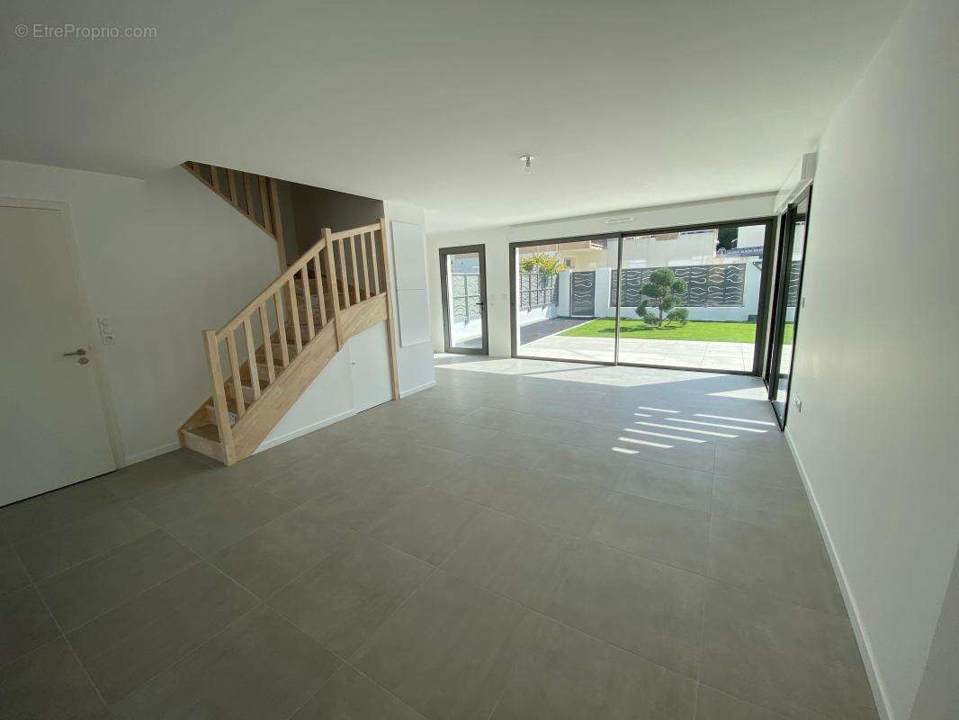 Maison à LES MATHES