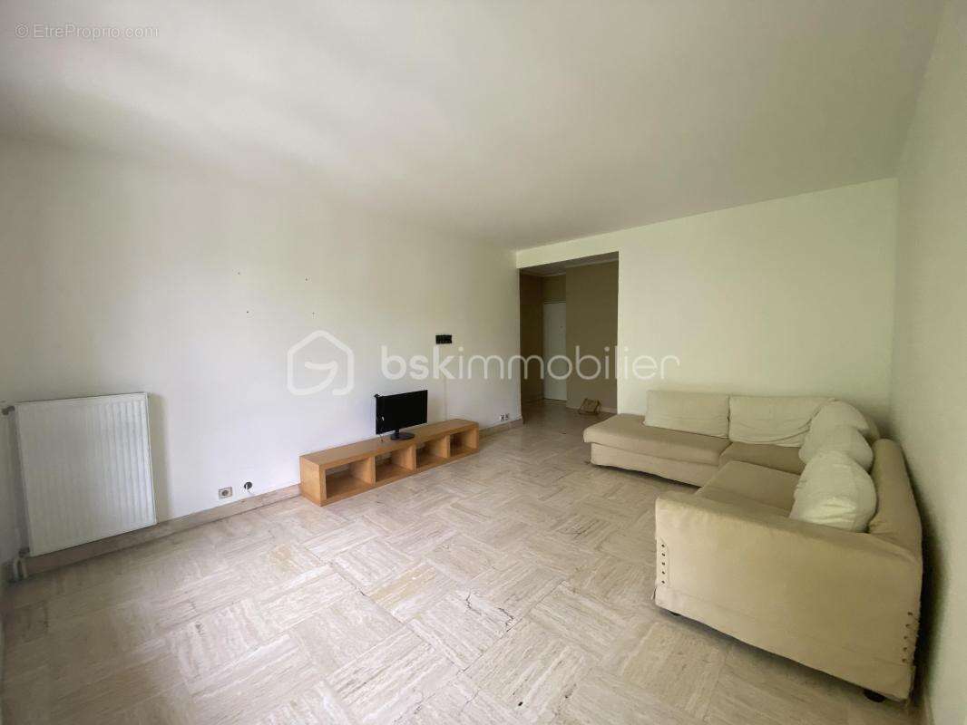 Appartement spacieux au cœur de la ville - photo 2