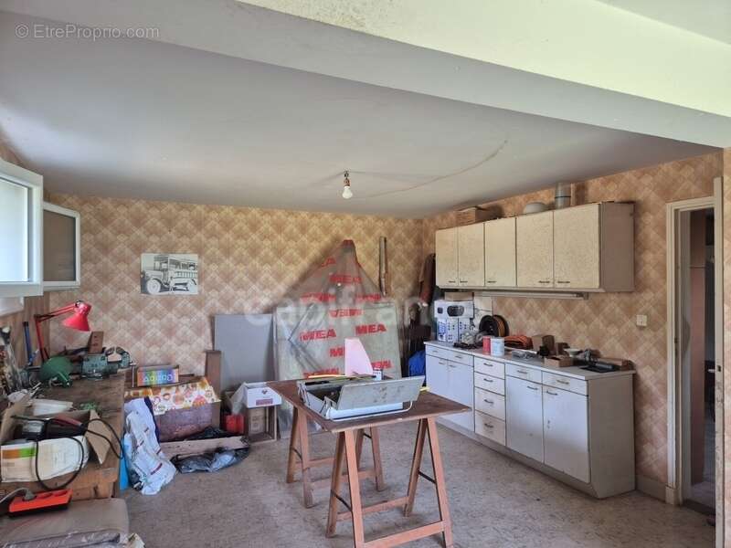 Maison à SAINT-JULIEN-LES-ROSIERS