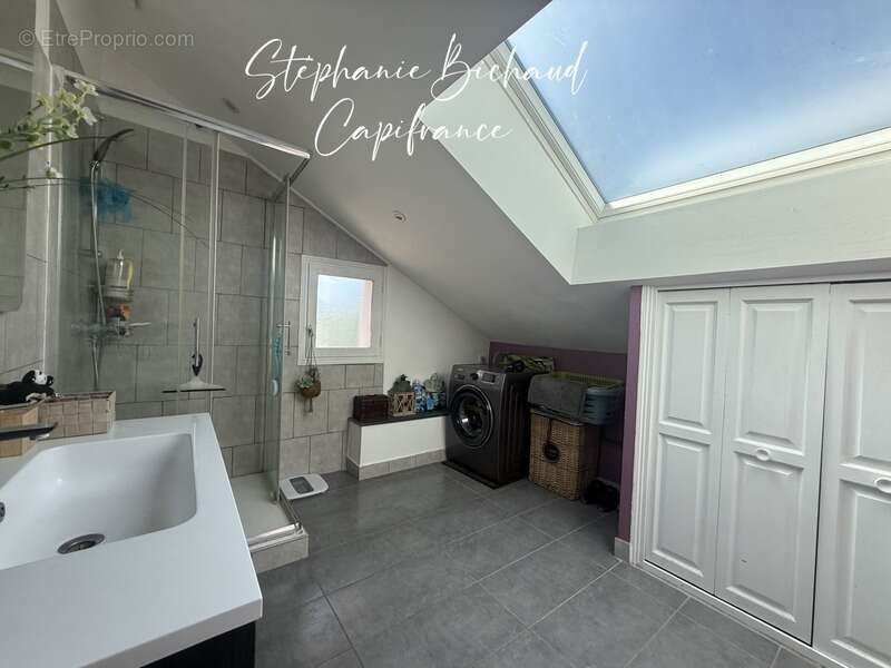 Gap – Saint-Roch  Appartement T3 de 93,4 m² en carrez avec balcon, cave et 2 stationnements - photo 12