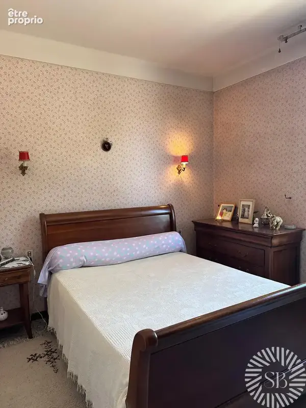 Noves -VENTE AVEC RÉSERVE DU DROIT D’USAGE ET D’HABITATION (la maison reste occupée par la propriétaire) - photo 11