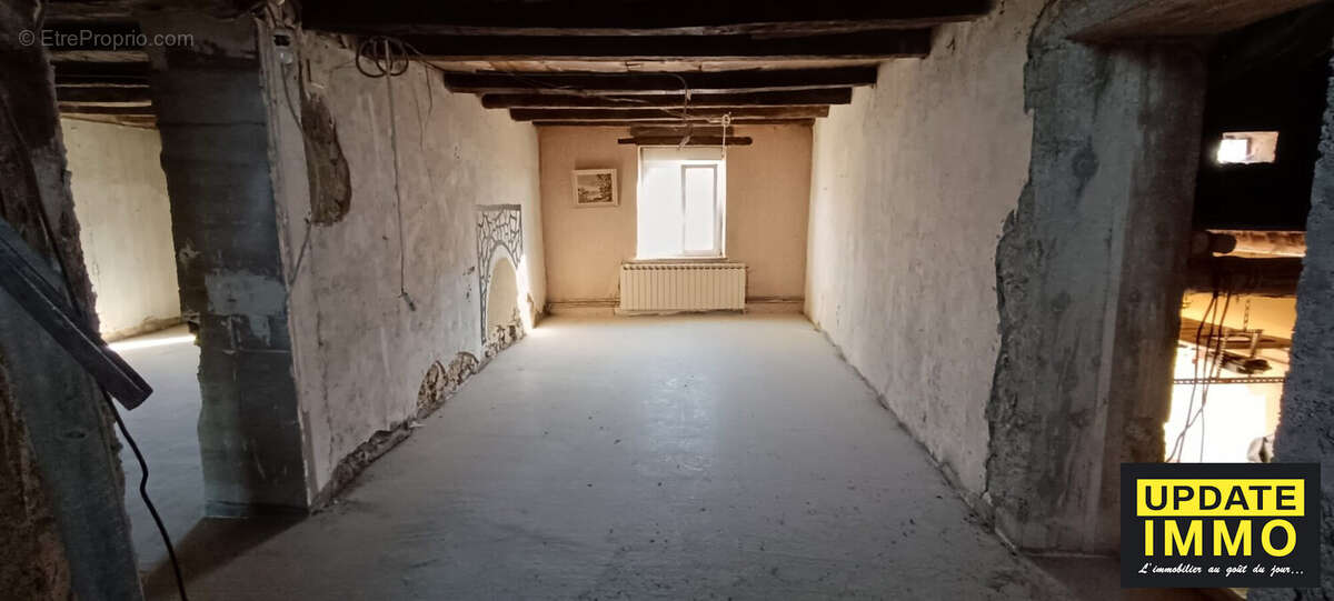 Maison à ROUVRES-LA-CHETIVE