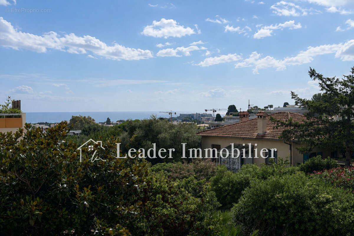 Appartement 81 m² à Antibes  - photo 4
