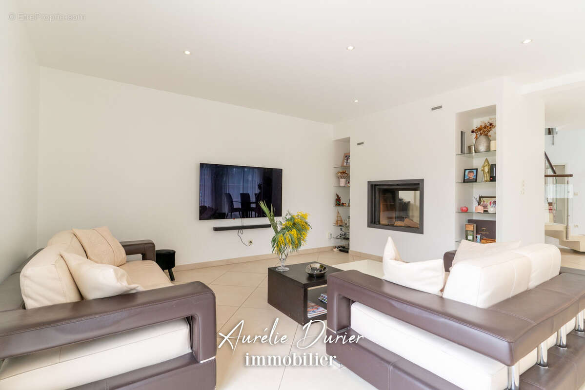 Maison à SAINT-CYR-SUR-LOIRE