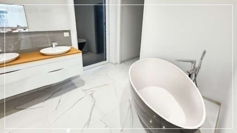 Maison à SAINT-MARTIN-DE-BOSCHERVILLE