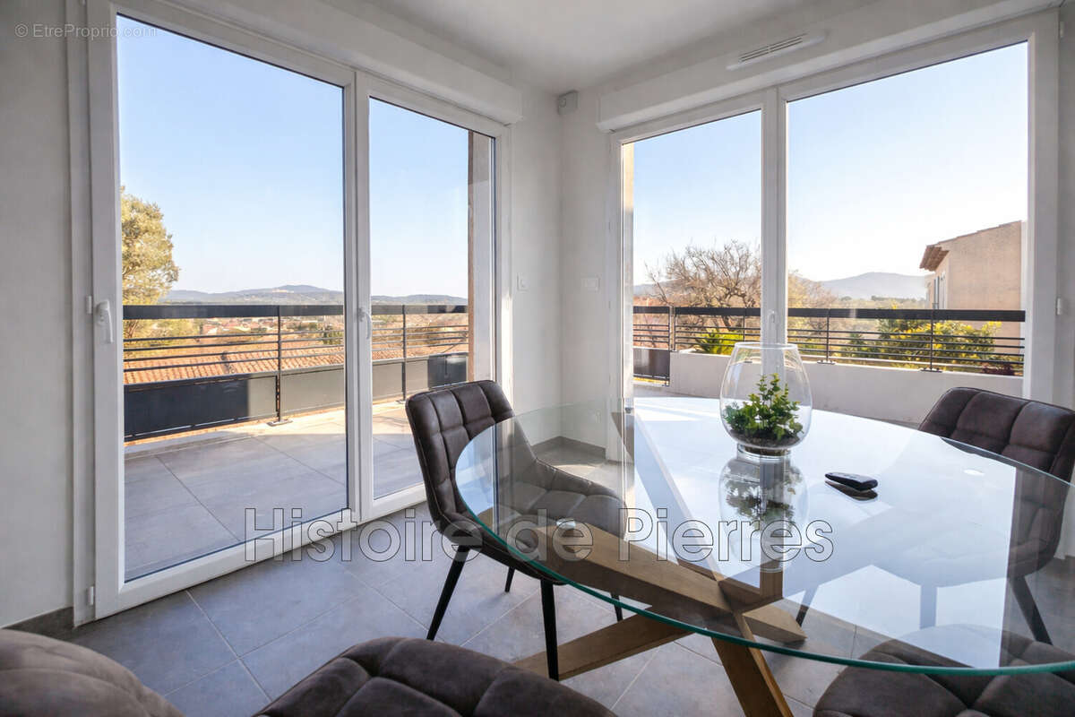 Appartement à COGOLIN