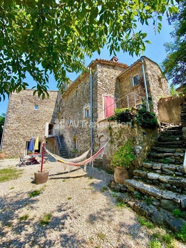Autre à CROS