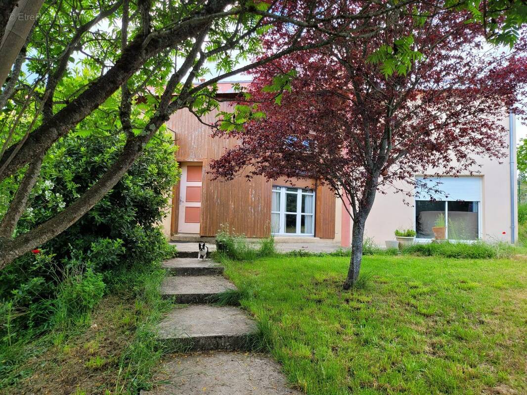 Maison à SAINT-JUST-LE-MARTEL