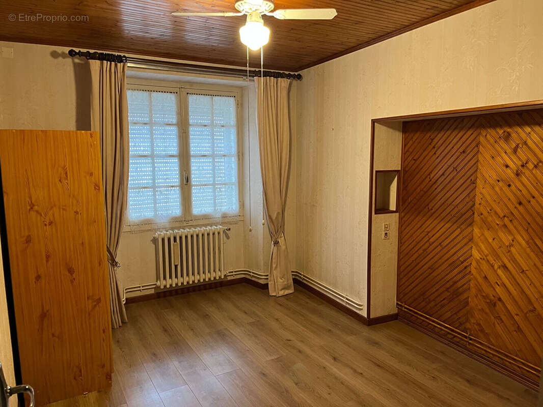 Maison à SAINT-SULPICE-LA-FORET