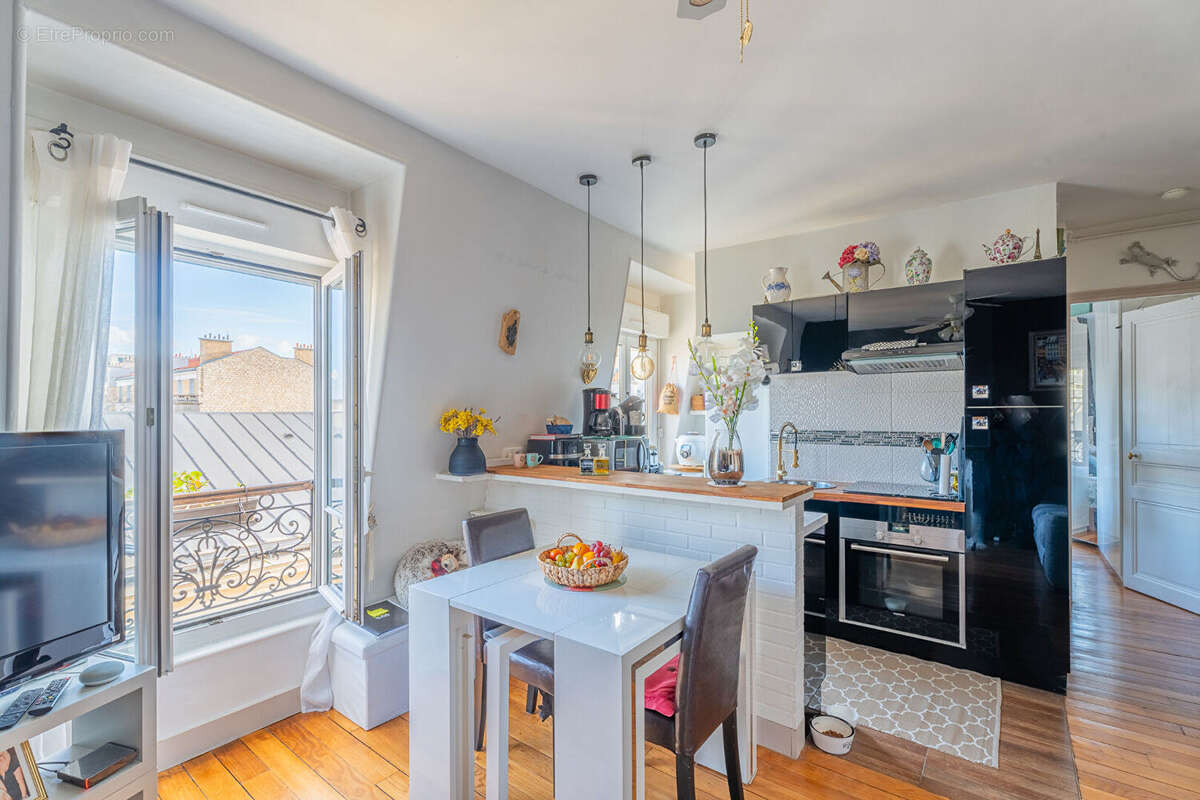 Appartement à PARIS-15E