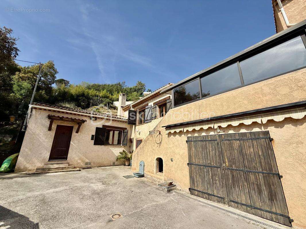 Maison à MANDELIEU-LA-NAPOULE