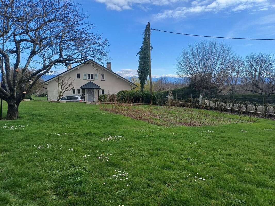 Maison à DIVONNE-LES-BAINS