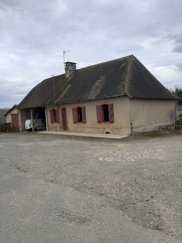 Maison à COUSSAC-BONNEVAL