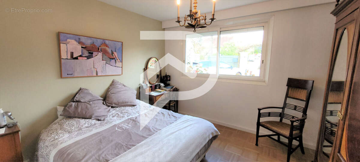 Maison à SAINT-REMY-LES-CHEVREUSE