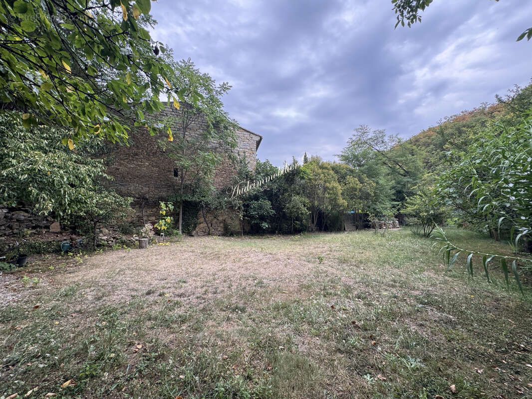 Ensemble immobilier de 3 maisons avec piscine et jardins - photo 44