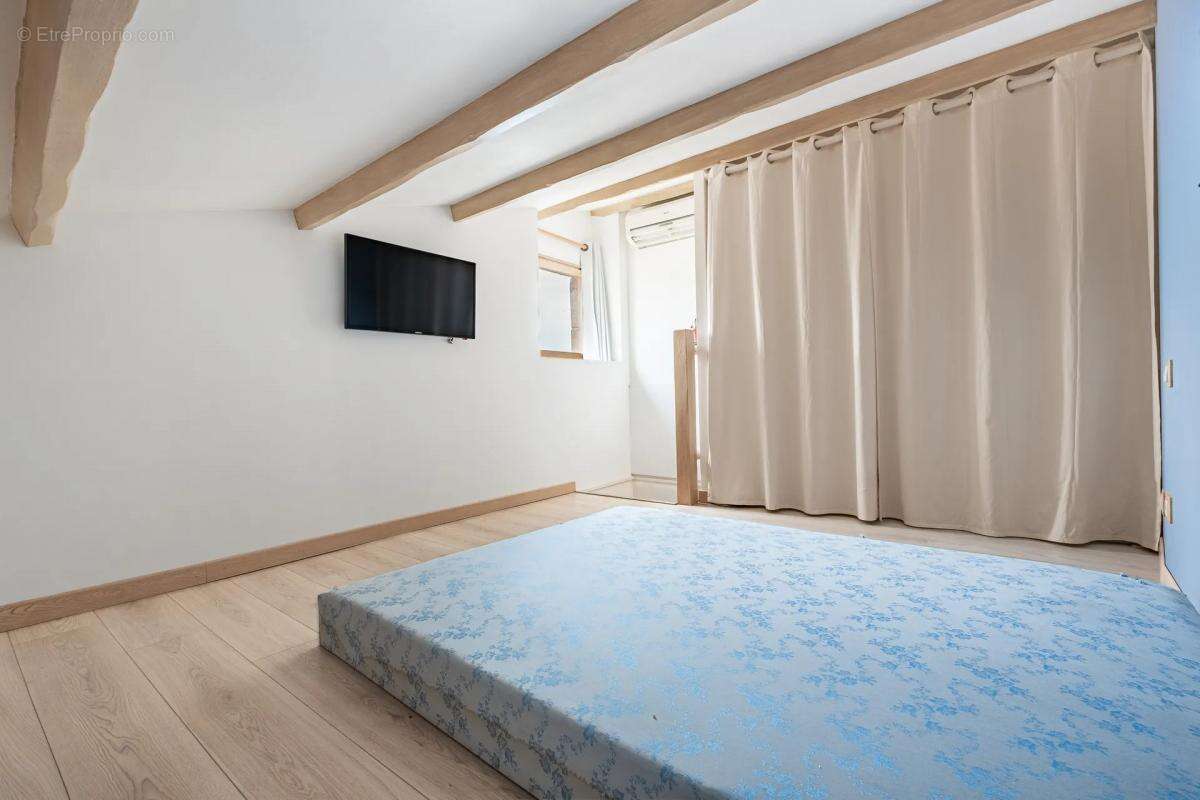 Appartement à BOUYON