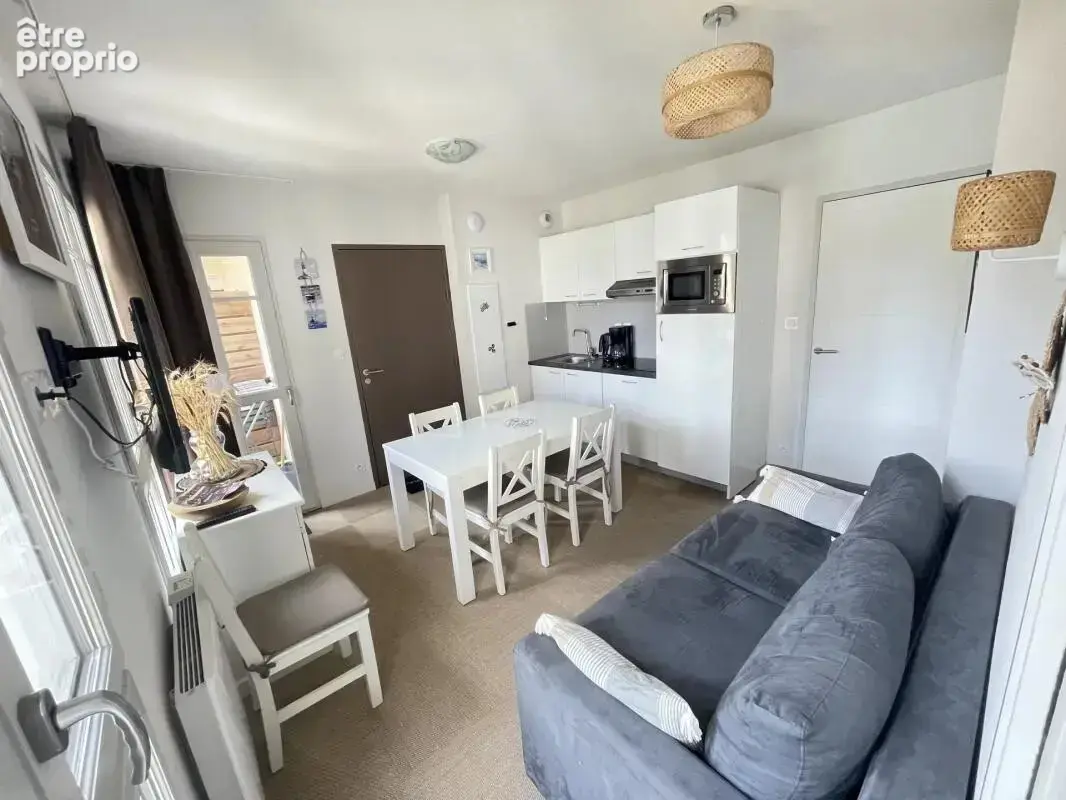 T2 + cabine 34 m² avec balcon – Dans un Château avec piscine - photo 4