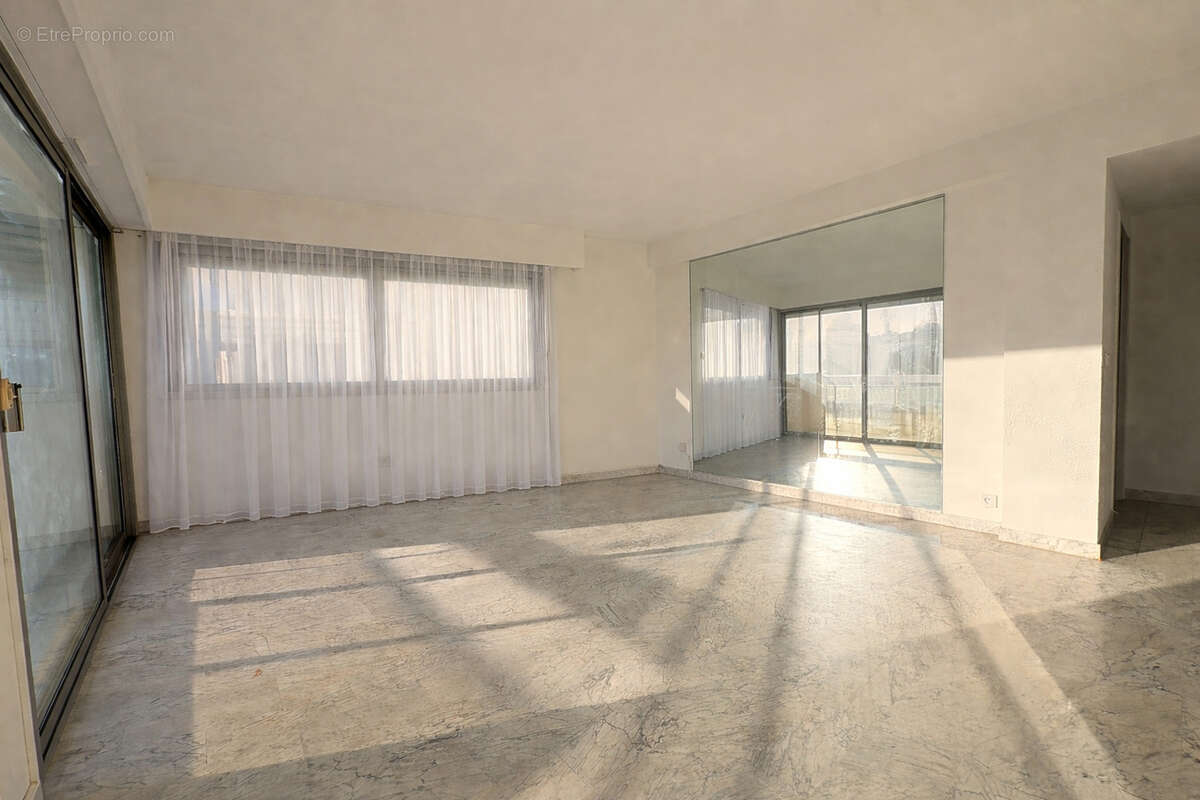 Appartement à LE CANNET