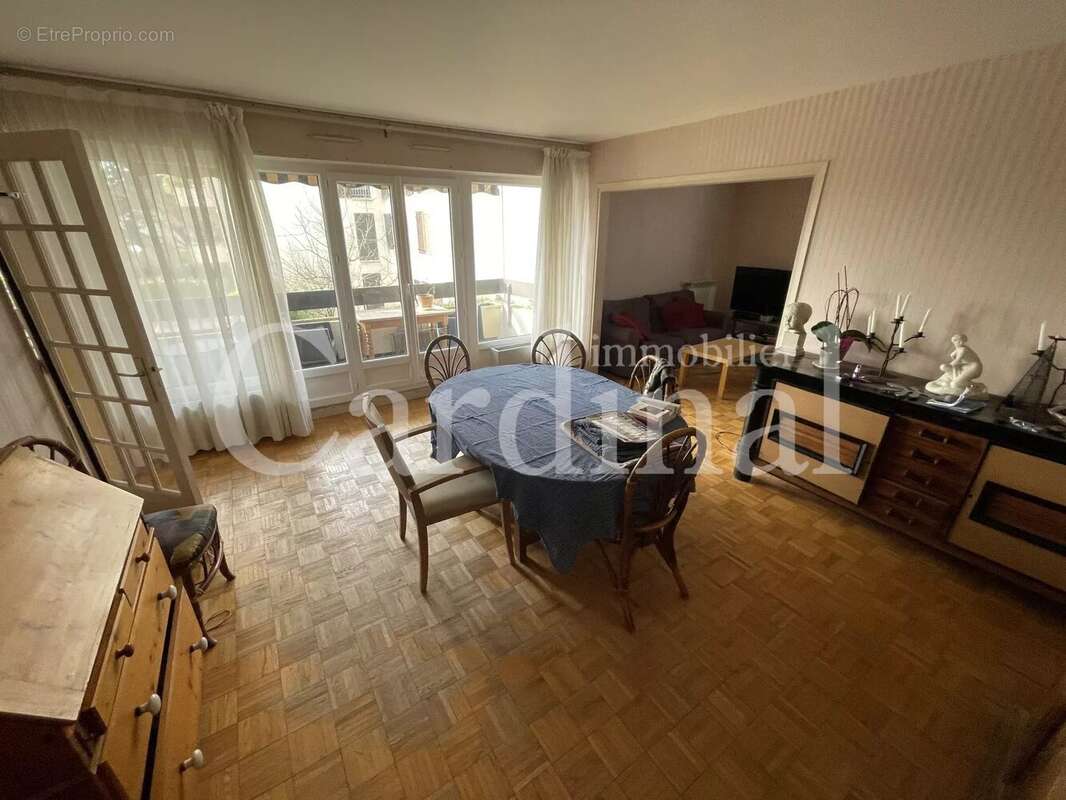 Appartement à NOISY-LE-ROI