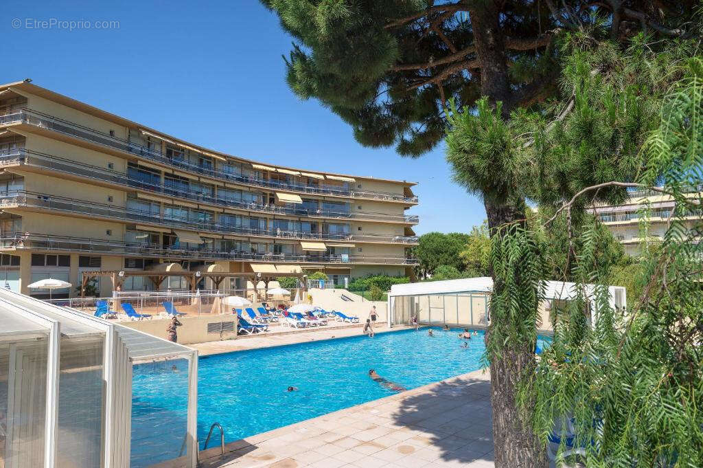 Appartement à SAINT-LAURENT-DU-VAR