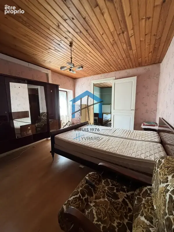 Maison de ville à réhabiliter de 65.34 m2 sur 288 m2 de terrain clos. - photo 6