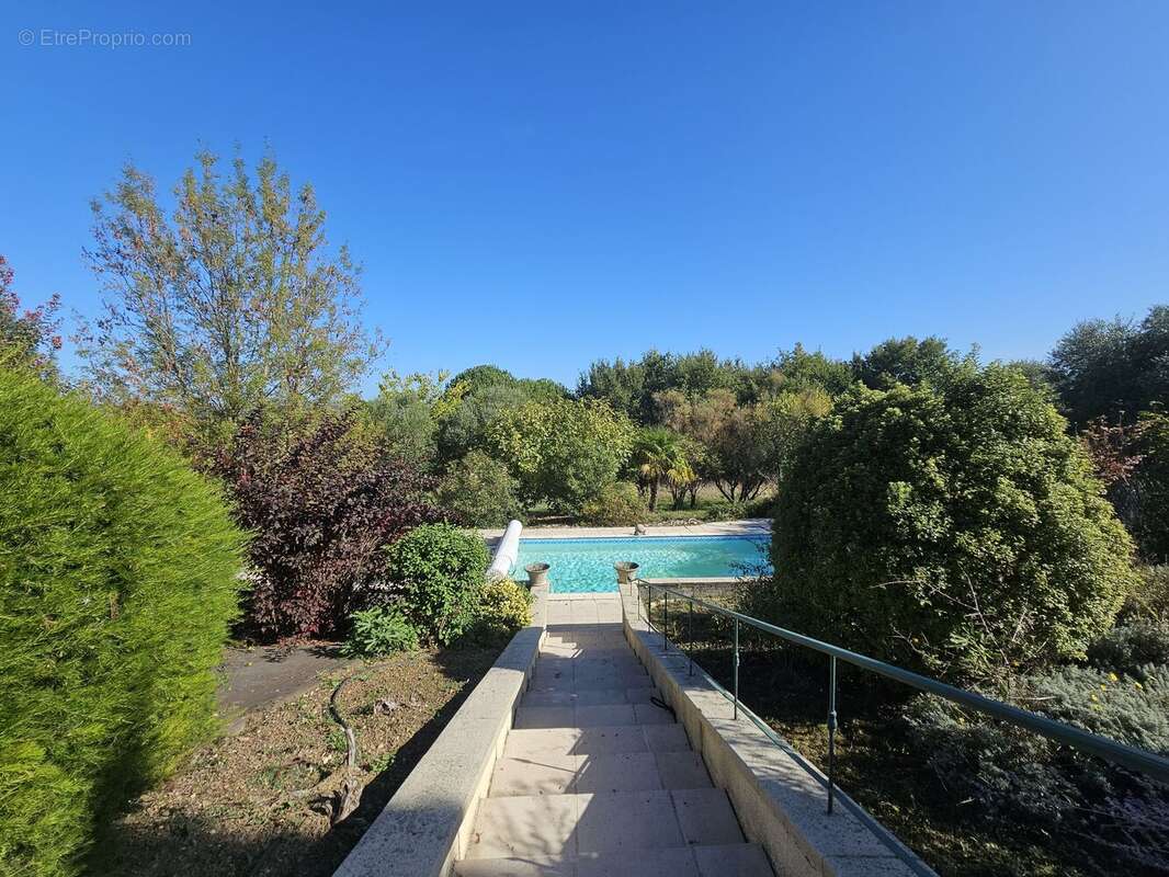 Maison 150 m² à Roquefort  - photo 2