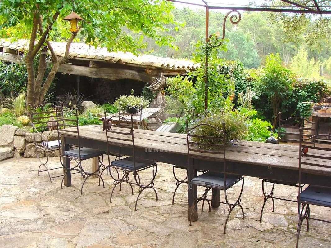 Maison à PLAN-DE-LA-TOUR