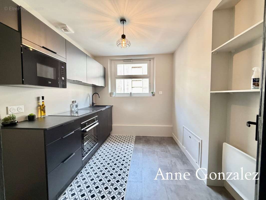 ORLEANS proche rue Royale, à vendre superbe Appartement T4 entièrment rénové dans belle petite copropriété avec peu de charges e - photo 4