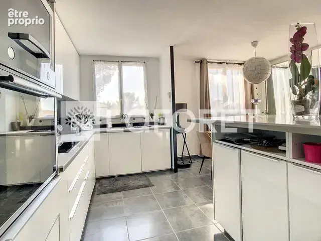 Appartement Vitrolles 4 pièce(s) 85 m2 + PARKING - photo 10