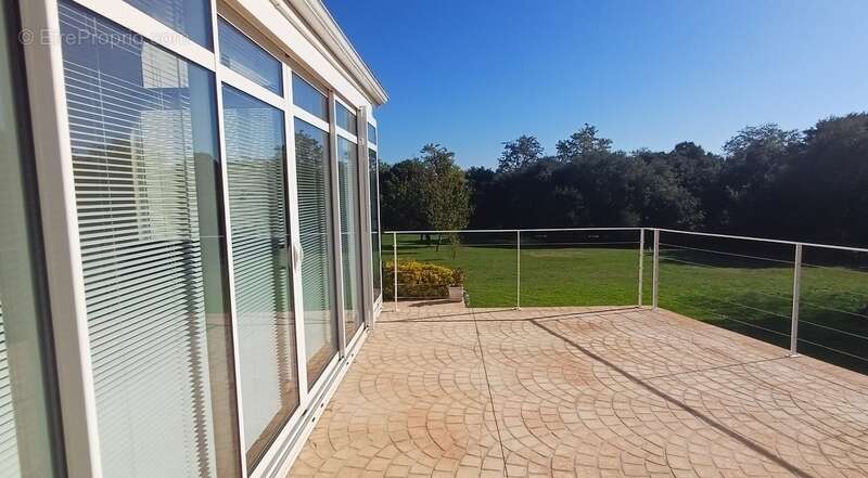 Grande maison à vendre 5 pièces FOUQUEBRUNE (16) + dépendances sur terrain d'env 6800 m2 - photo 13