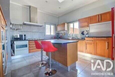 Maison 168 m² à Beaucaire  - photo 4