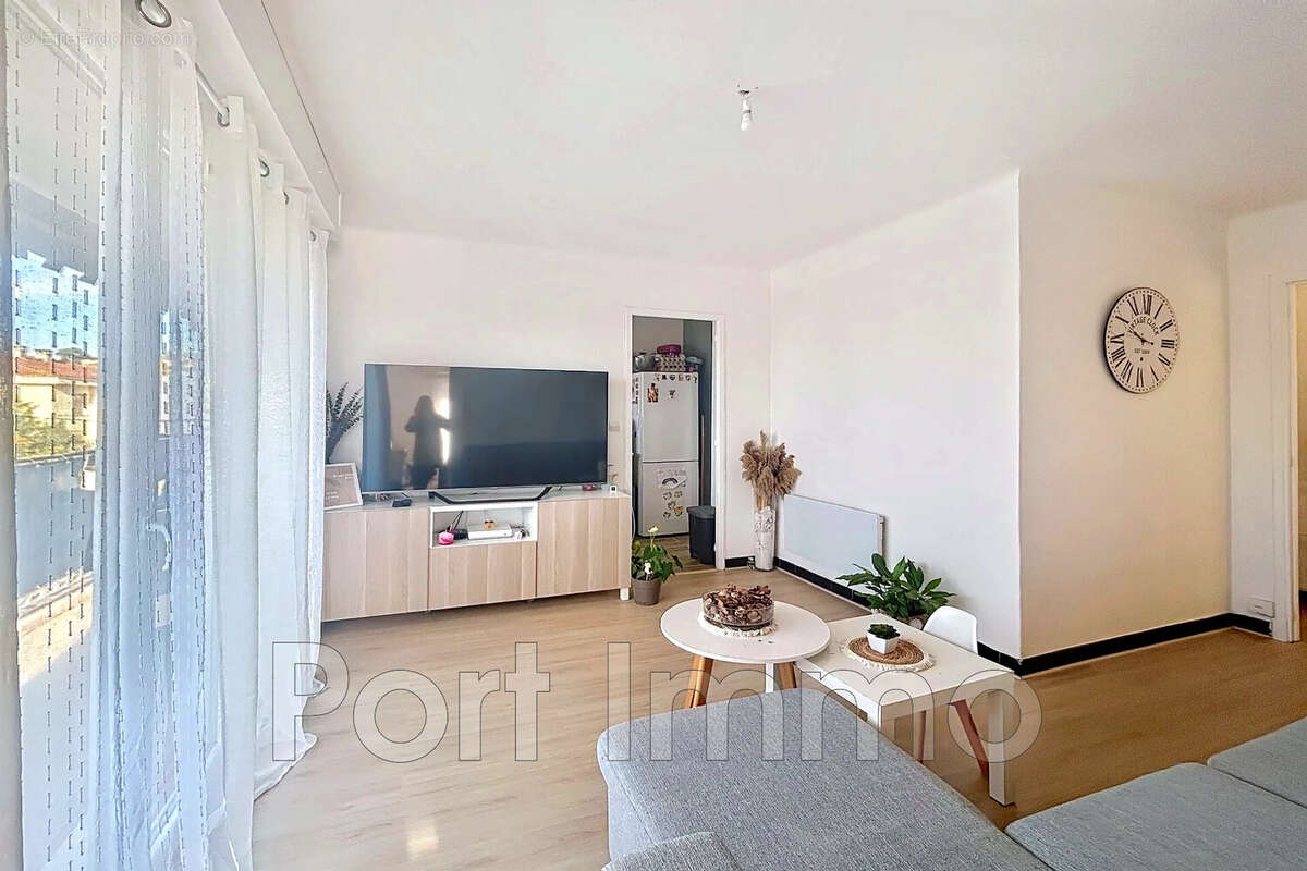 Appartement à VILLENEUVE-LOUBET
