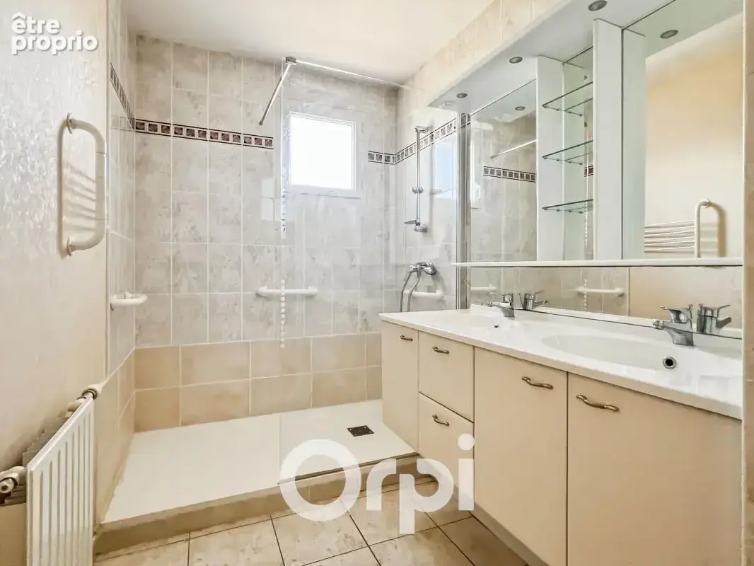 Appartement À Vendre - photo 6