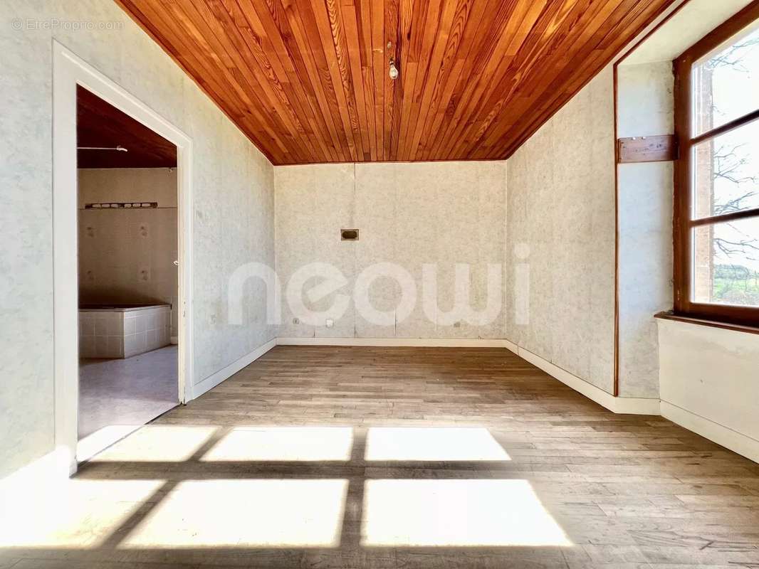 Maison à AIGUEPERSE