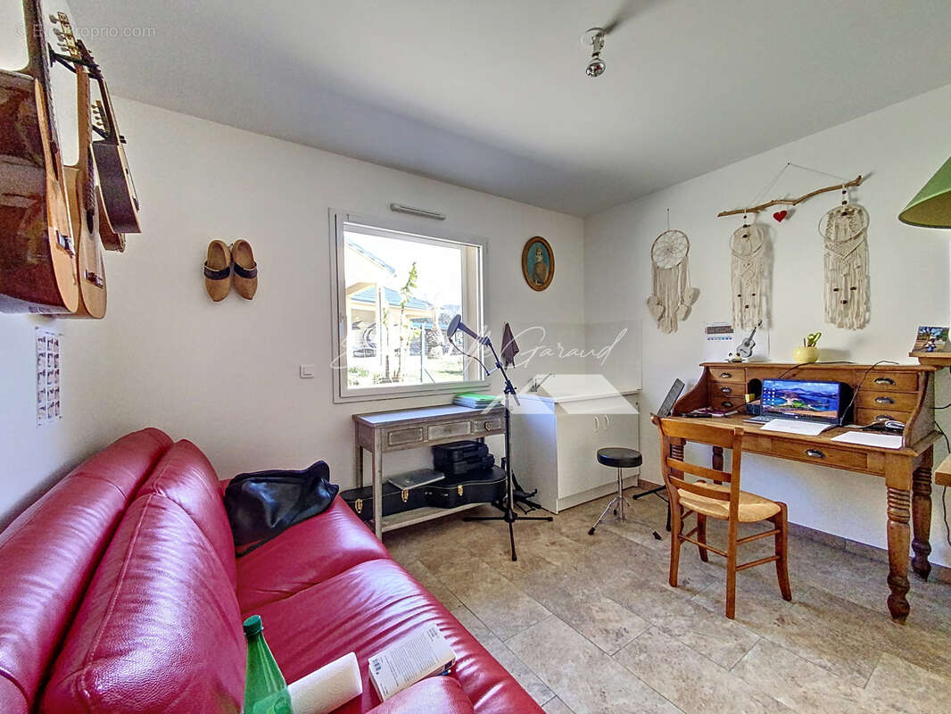 Maison à SAINT-JEAN-DU-BRUEL