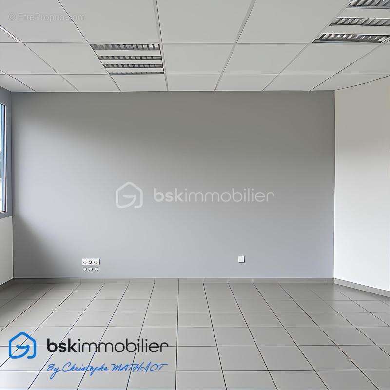 Bâtiment industriel de 1 700 m² sur terrain de 6 230 m² – Nombreuses possibilités d’exploitation ! - photo 23