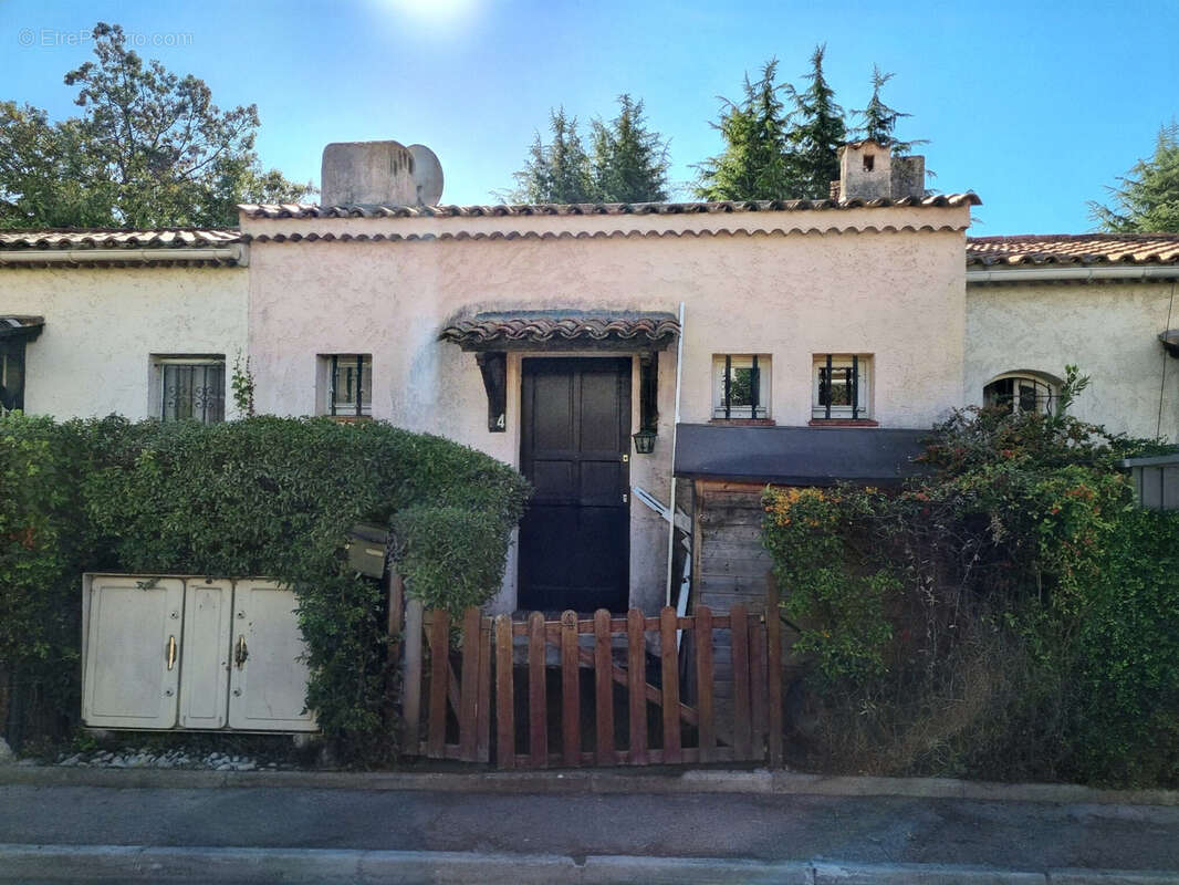 Maison à VILLENEUVE-LOUBET