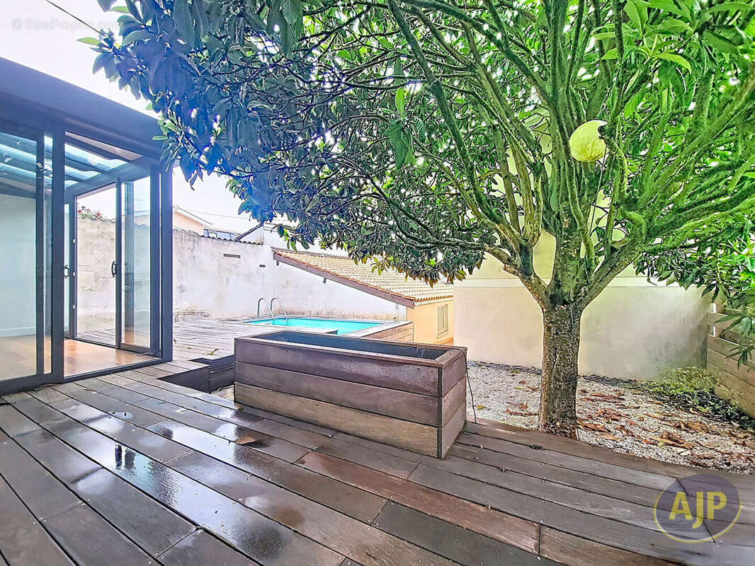 Maison à MERIGNAC
