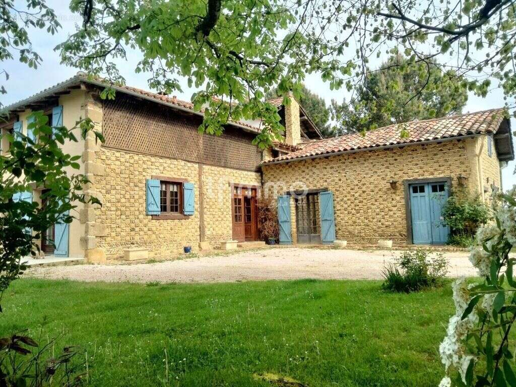 Maison à CASTELNAU-MAGNOAC