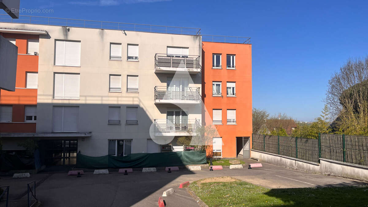 Appartement à CORBEIL-ESSONNES