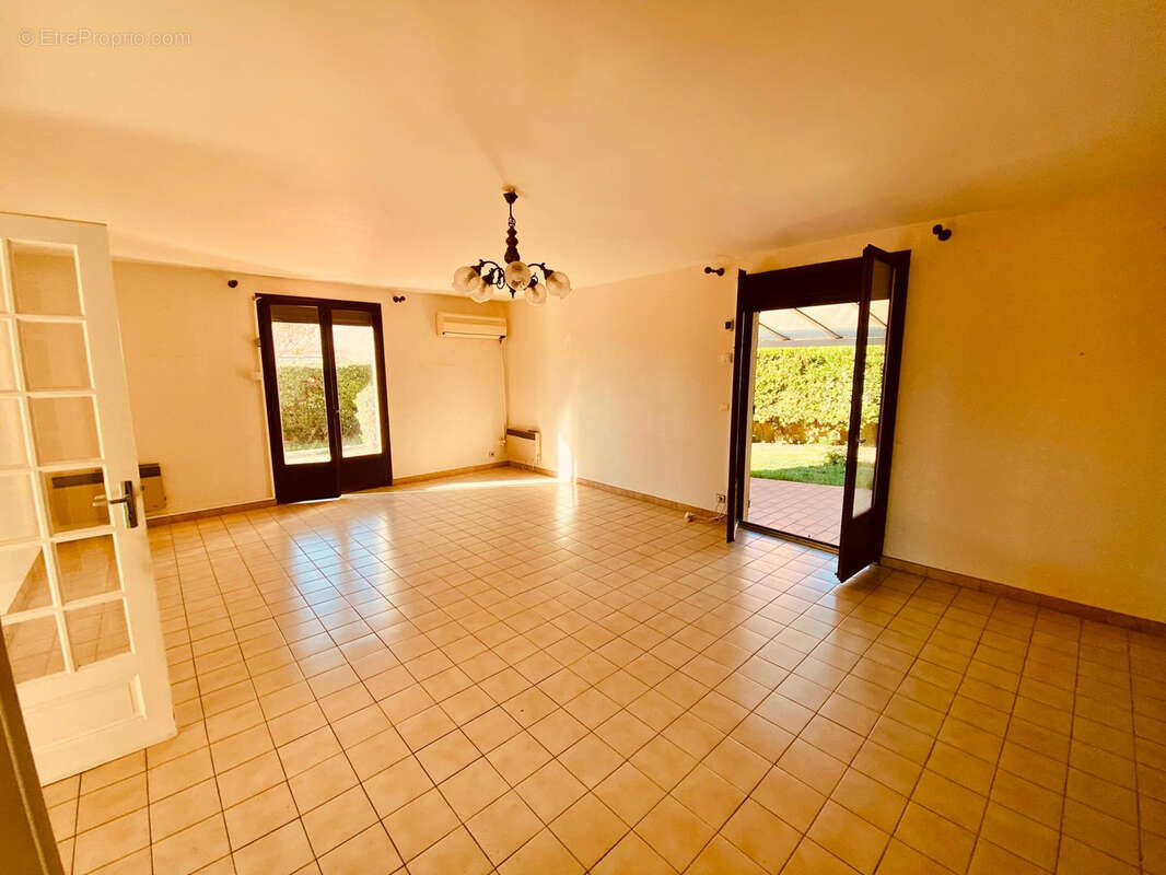 Maison à VILLENEUVE-DE-LA-RAHO