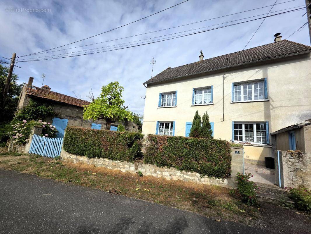 Maison à LIGNAC
