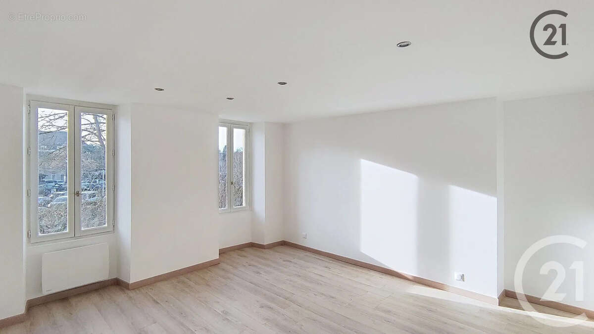 Appartement à BRIE-COMTE-ROBERT