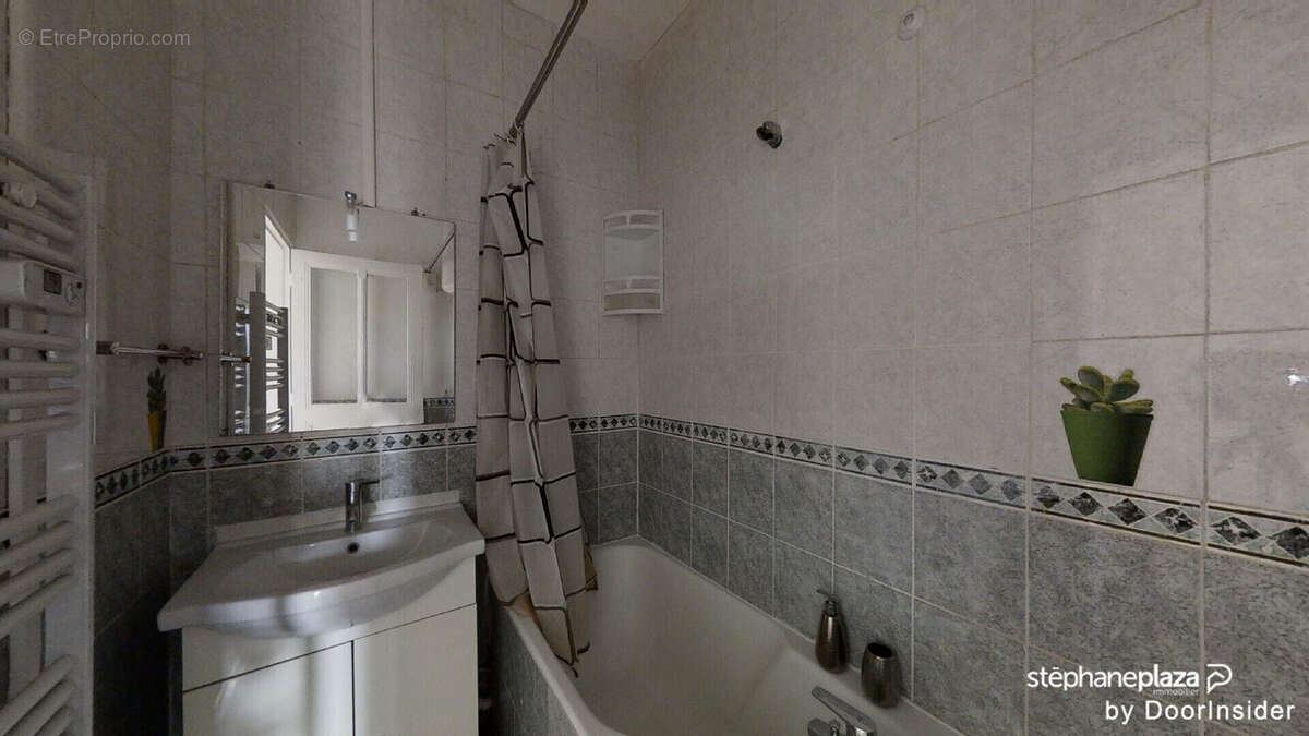 Appartement à LA GARENNE-COLOMBES