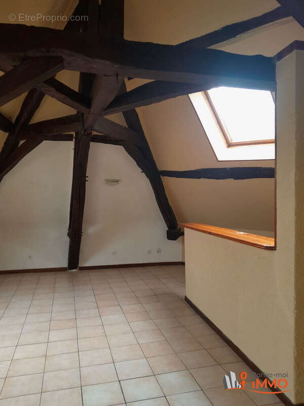 Appartement à COURSON-LES-CARRIERES
