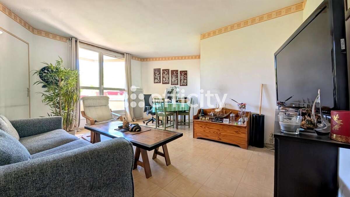 Appartement à LOGNES