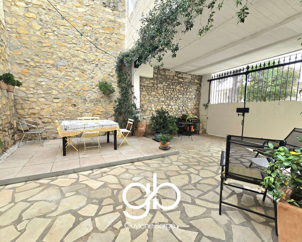 Maison à SAINT-SERIES