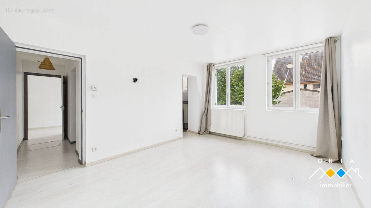 JOLIVET - Immeuble de 612 m2 sur terrain de 1303 m2 - photo 2