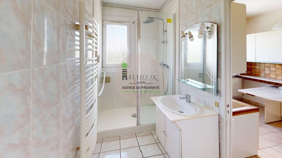 Appartement à RILLIEUX-LA-PAPE