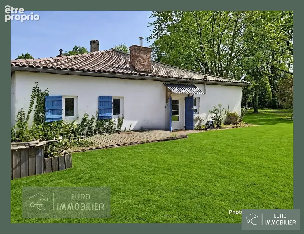 Maison à YGOS-SAINT-SATURNIN